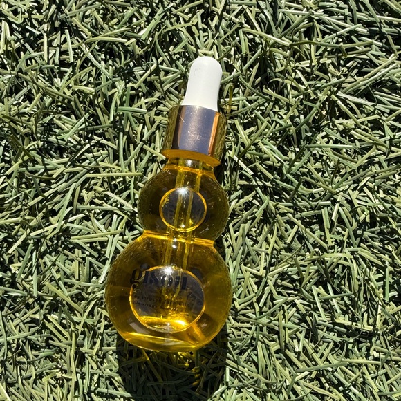 ✨Gisou Honey Infused Face Oil - Picture 2 of 3